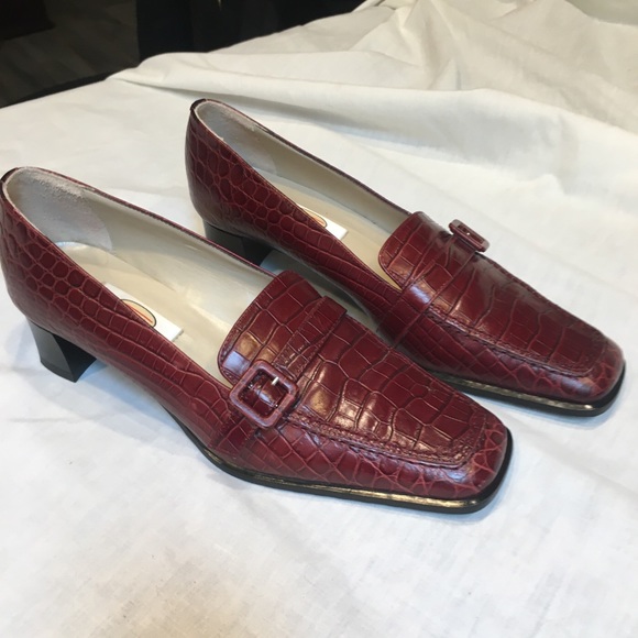 NWOT Talbots Brick Red Leather Loafers Size 7N - Picture 2 of 8
